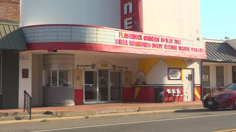Sabine Theater reopens after 12-year renovation.