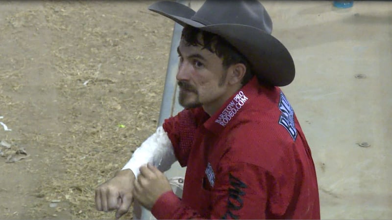 Leesville pro Bareback rider suffers season-ending injury