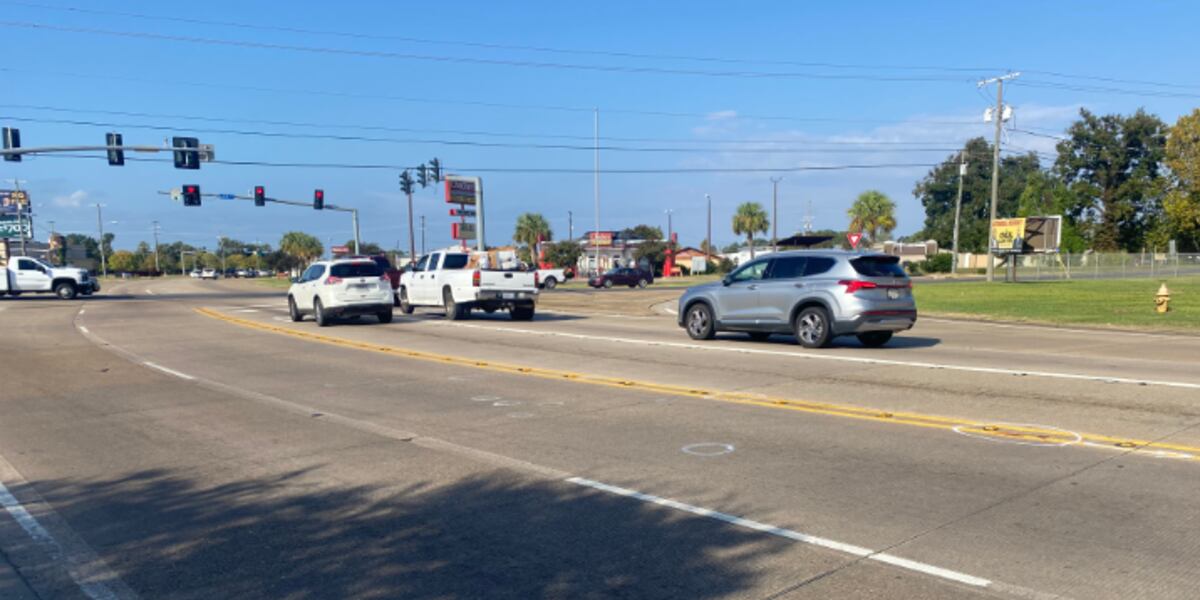 GRAPHIC WARNING: APD confirms person injured in hit-and-run on Broadway ...