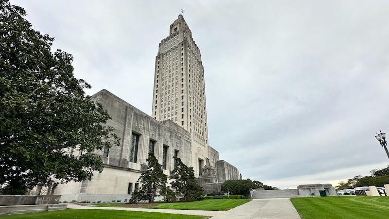 GOP megadonor circulates Louisiana Constitution draft with school