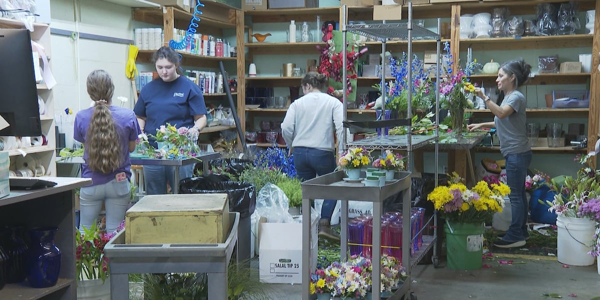 House of Flowers prepares for Mother's Day rush